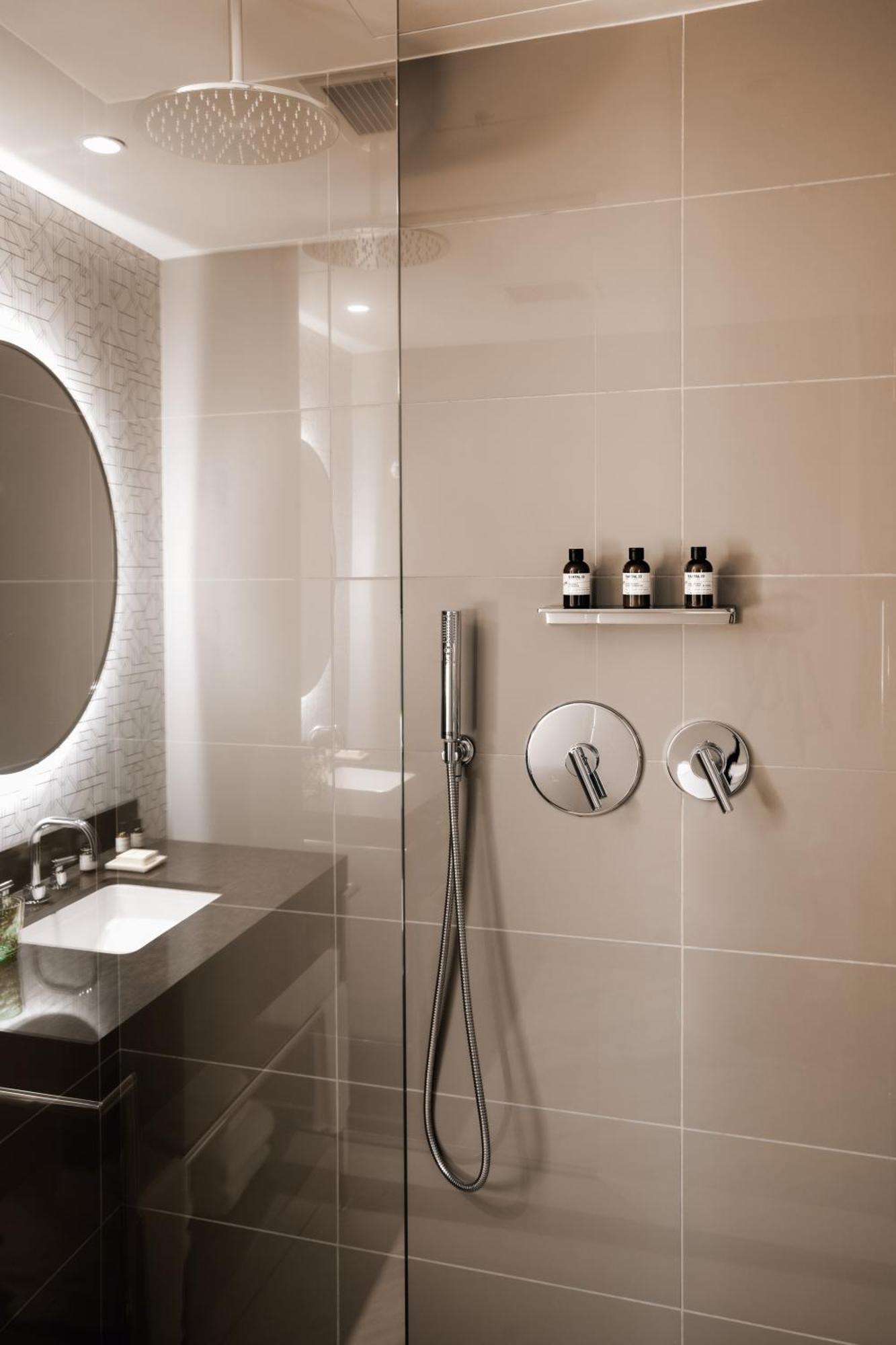 Suite Timeless con cama extragrande (sin tarifa de resort)