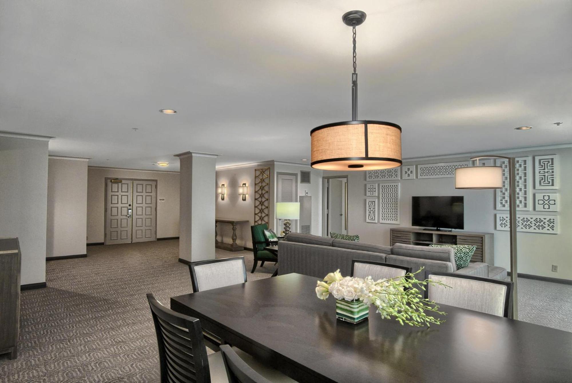 Two-Bedroom Suite - Non-Smoking,1765817707:JPEG
