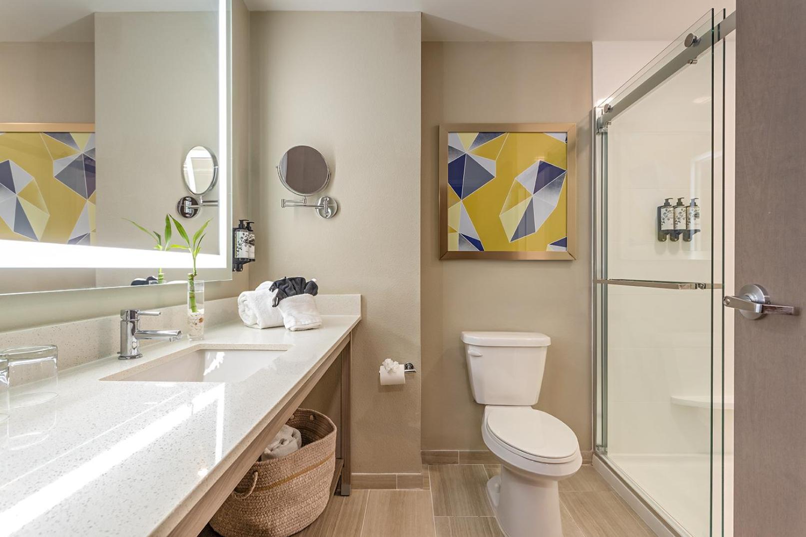 Double Queen Suite