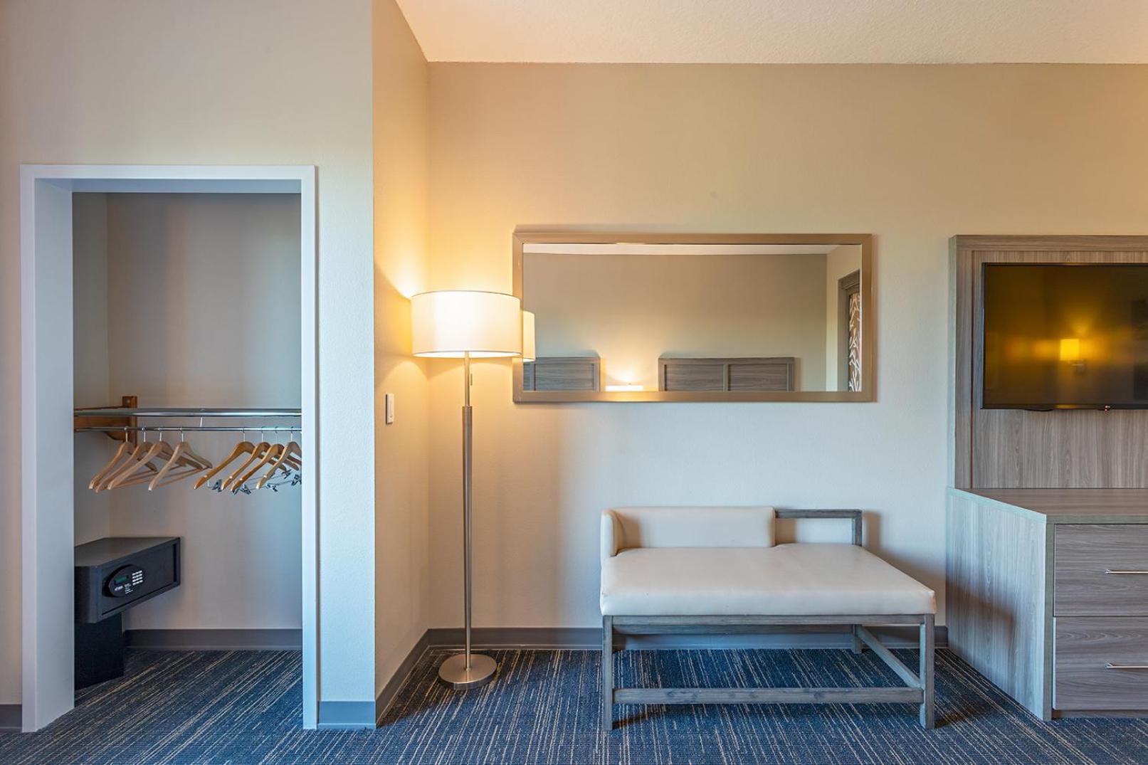 Double Queen Suite