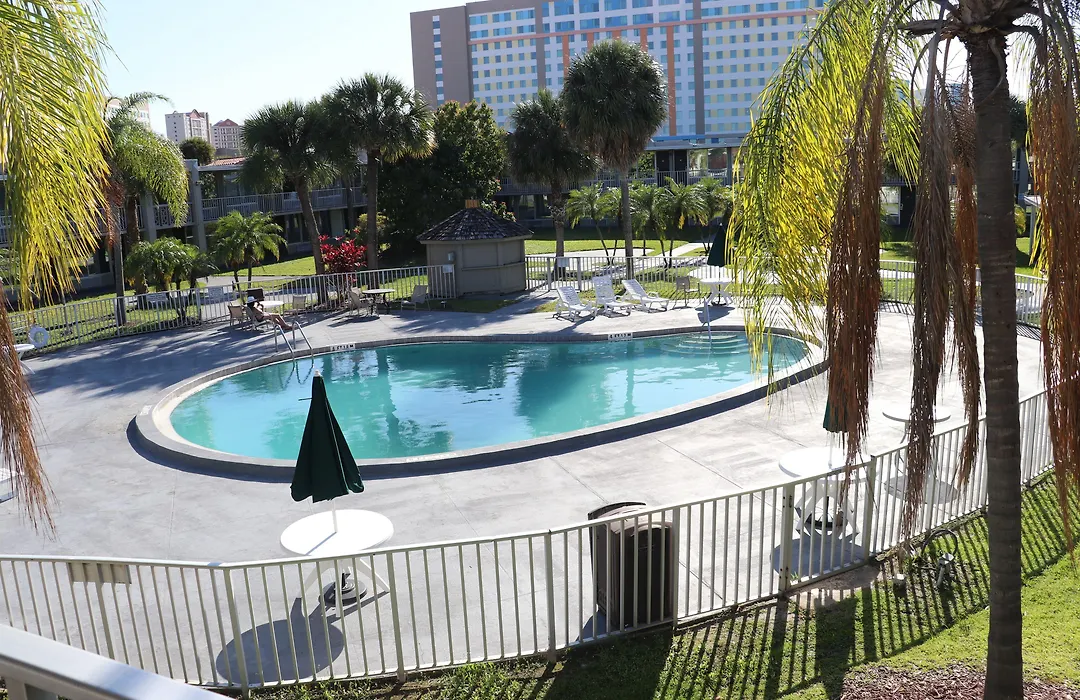 Howard Johnson By Wyndham Orlando-International Drive-1