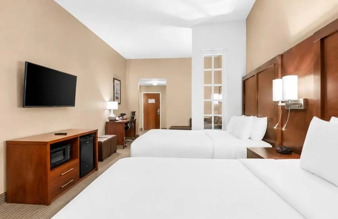 Comfort Suites Orlando Airport-1