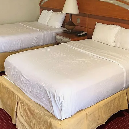 Howard Johnson By Wyndham Orlando-International Drive-2