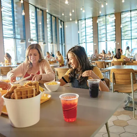 Universal'S Endless Summer Resort - Dockside Inn And Suites-3
